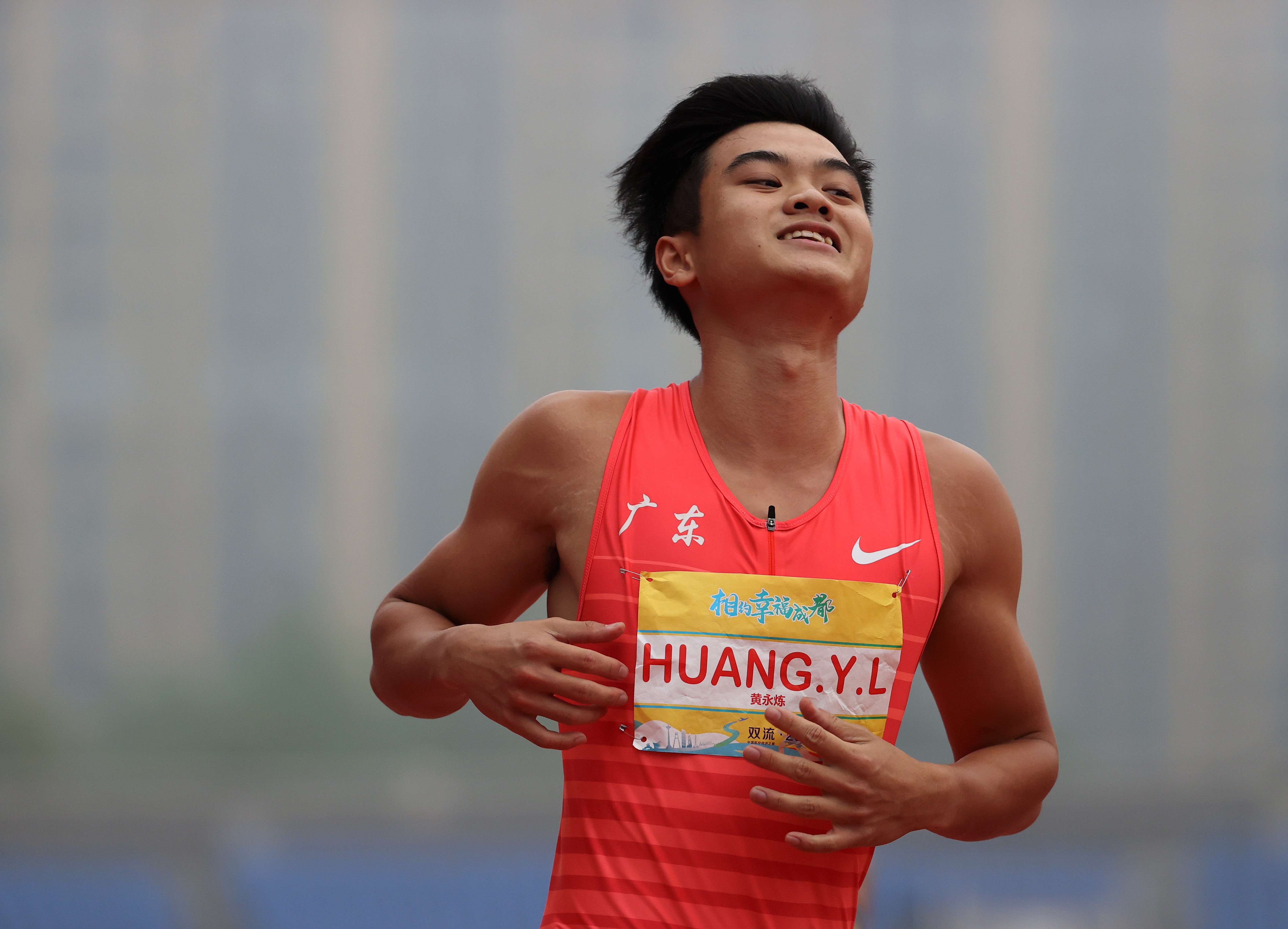 田径——"相约幸福成都"田径邀请赛:男子100米预赛赛况