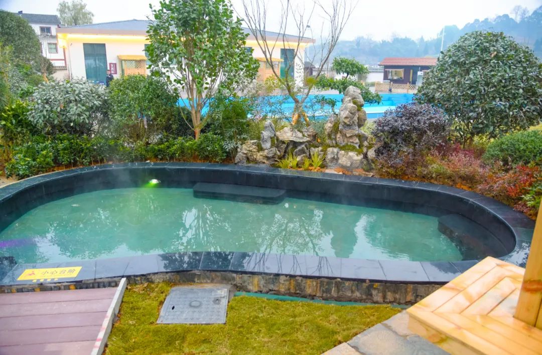 一池温泉私汤,一片景色风光,快来领取第一份初冬温暖