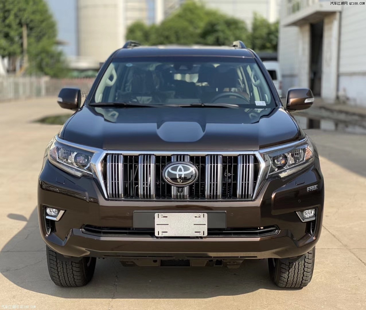 5月稻城亚丁租车自驾游费用是多少