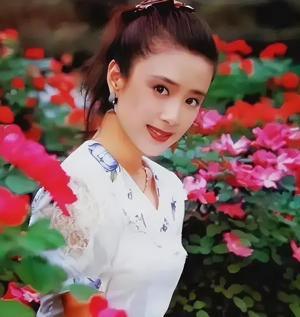 最美妲己傅艺伟:52岁锒铛入狱,60岁丧子,婚姻破裂经商惨败