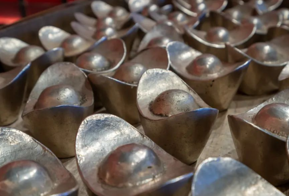 阮朝时期,"半银半钱"的港税是如何进行推行的?