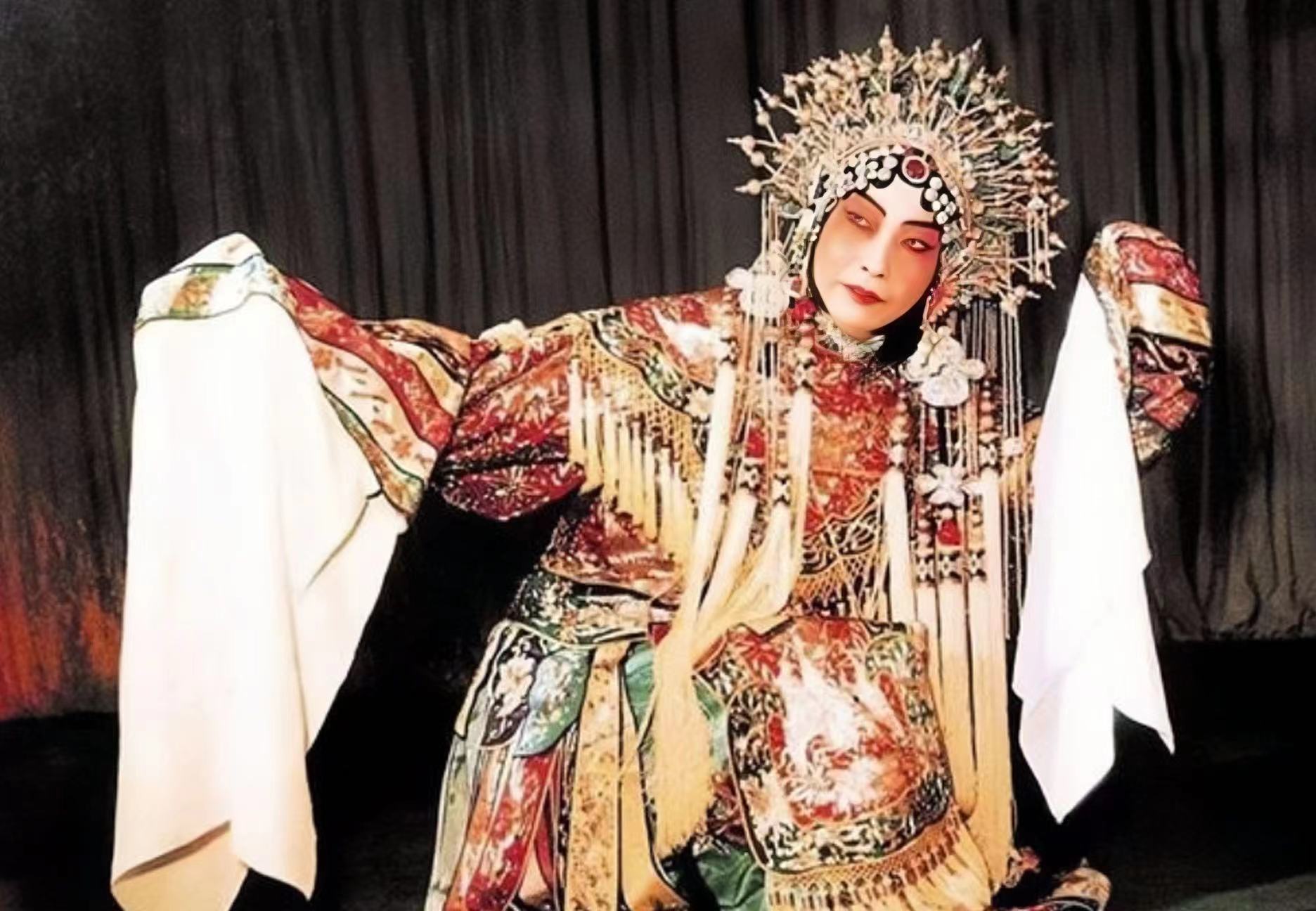 九一八的时候这两人在哪里?张学良晚年回忆:我去剧院看梅兰芳了