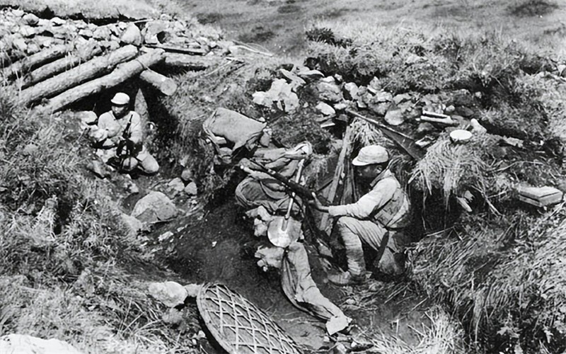 335团血战飞虎山5昼夜后撤退,麦克阿瑟笑了:中国军队不过如此