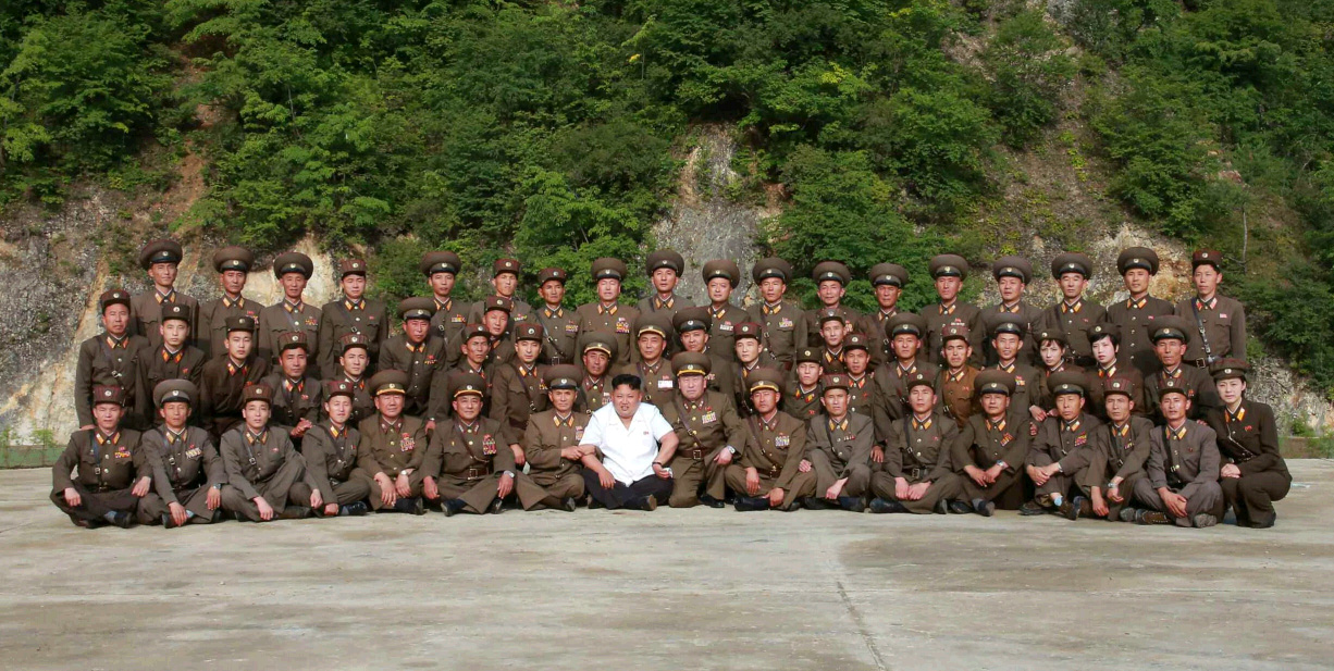 鎮壓朝鮮第六軍團叛變的金永春,92年升大將,95年次帥,16年元帥