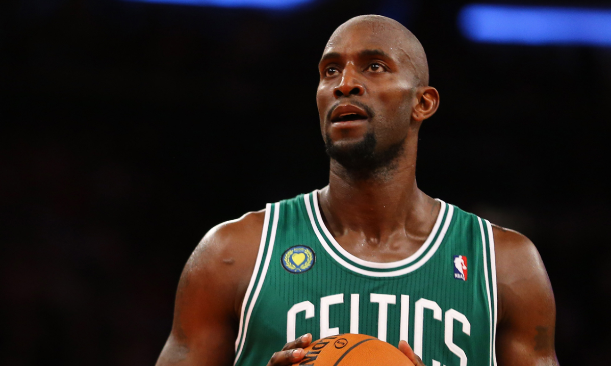 nba历史上10大攻防一体战神:猩猩将军无缘入围,榜首毋庸置疑