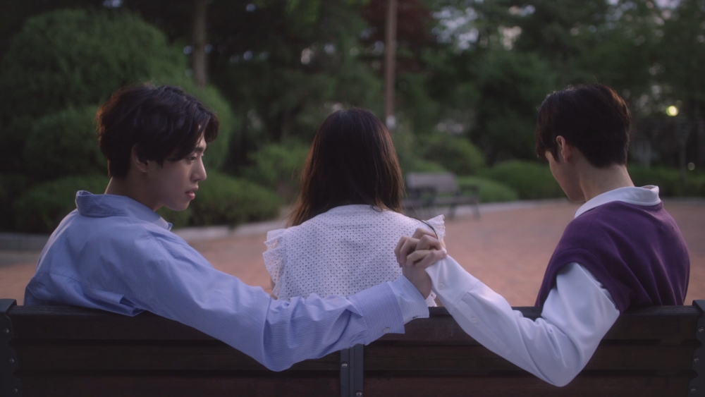 安孝燮与车银优合作演网剧,食指交扣,深情对望,花絮别扭又害羞