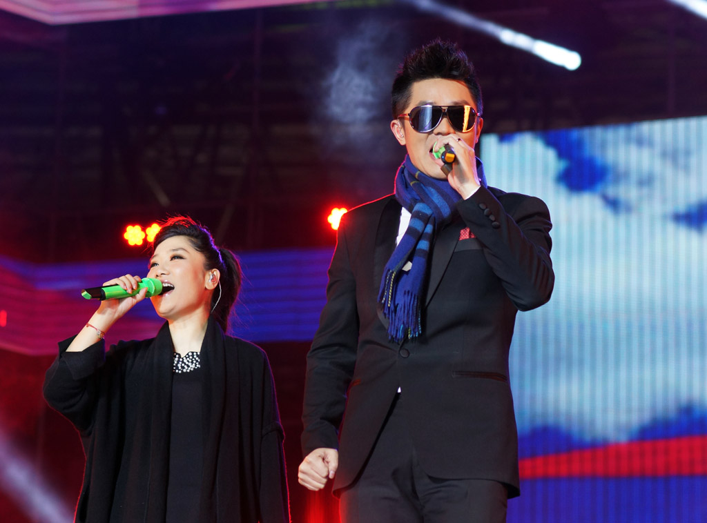 别再骂了!大湾区这一夜,其实内娱赢麻了