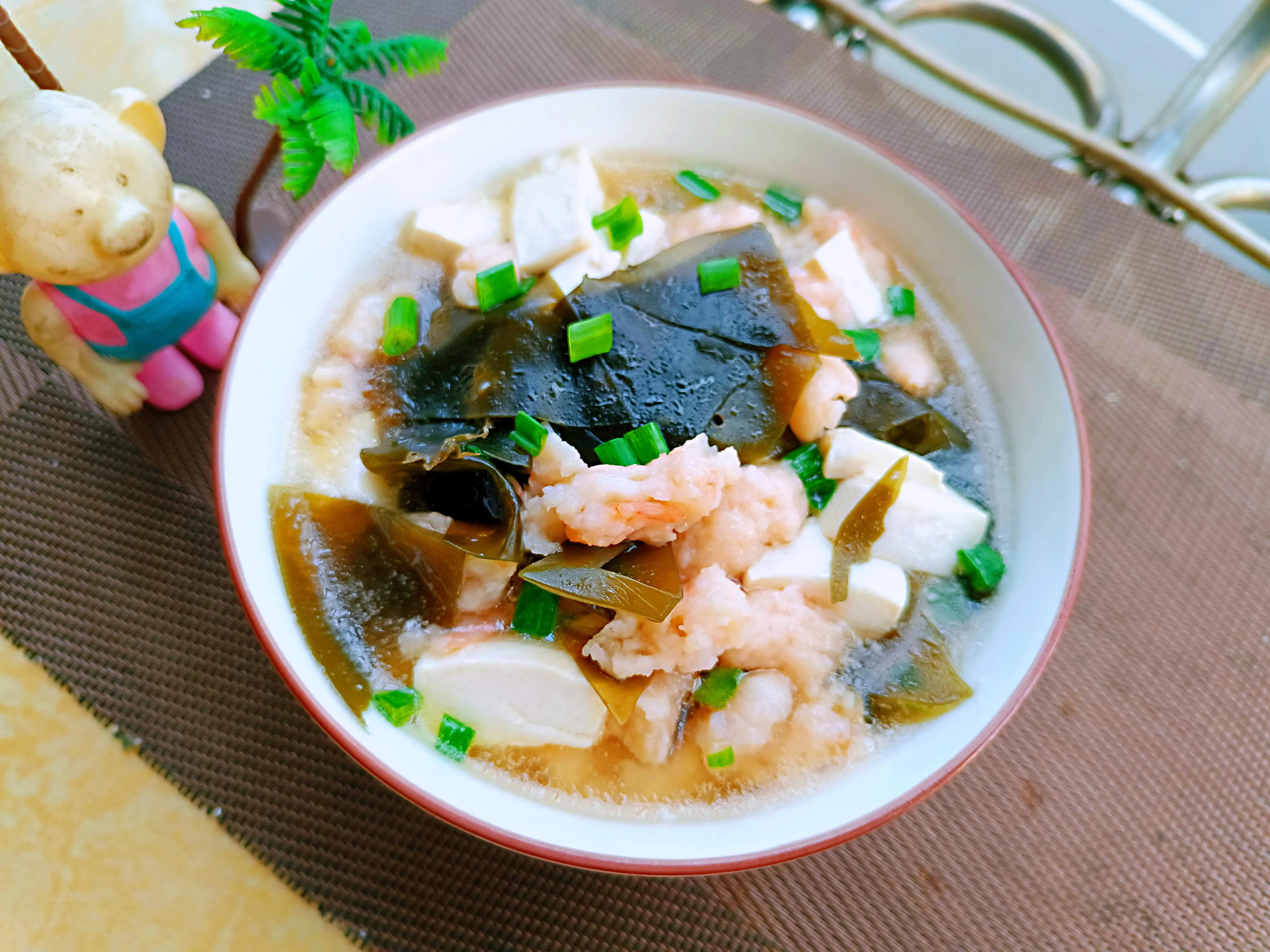 进入深秋,女人不想掉头发,记得"4多吃3少吃",比买化妆品强