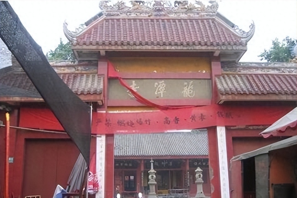 回顾:辽宁龙潭寺发现水下地宫,暗道密布还有巨蛇守护潭水抽不干