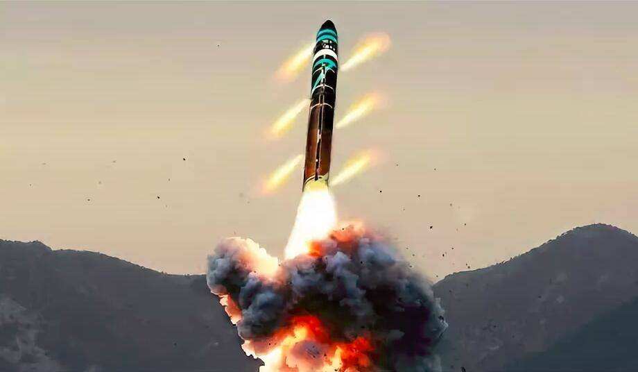 东风系列弹道导弹厉害之处:东风吹倒白杨压死民兵!