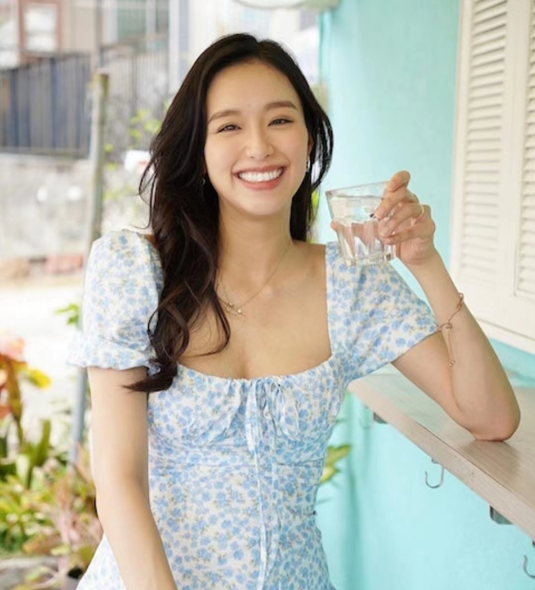 奉子成婚?女神曾淑雅近照小腹微隆孕味浓,才宣布嫁人不足一星期