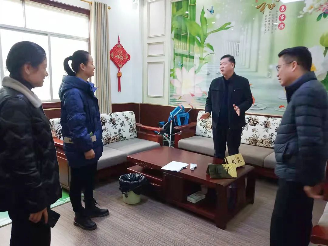 县政协副主席万钦红到永福法院走访看望政协委员