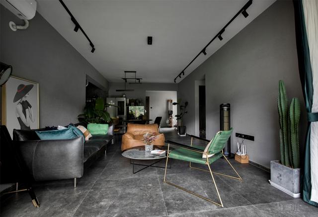 小姐姐家99平的轻奢工业风,一人一猫的生活,肆意盎然