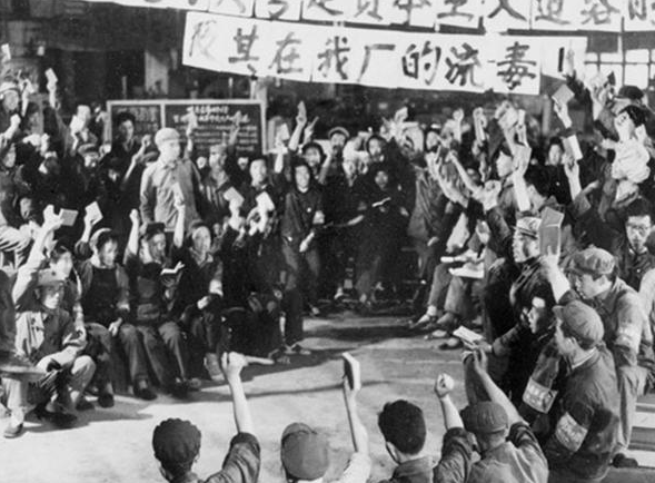 他是"四人帮"的敌对分子的骨干成员,官至副省级,38岁被判刑