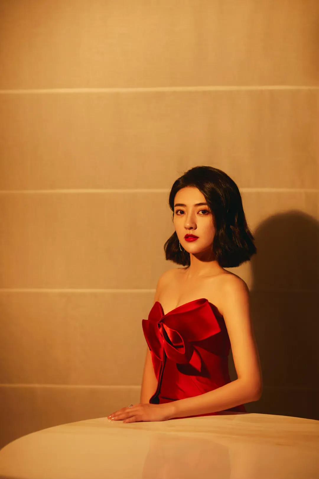 短发女人也可以性感和可爱:梁洁