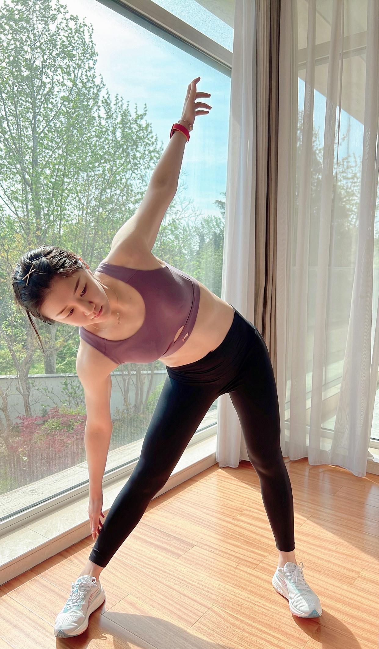 又是陈梦!获国字号荣誉,罕见穿裙子照爆出,心疼刘诗雯生不逢时