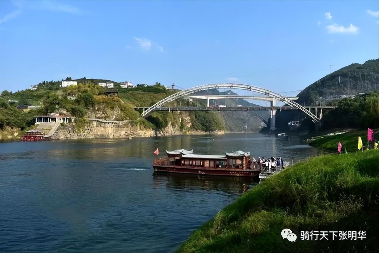 张明华作品:栖凤湖