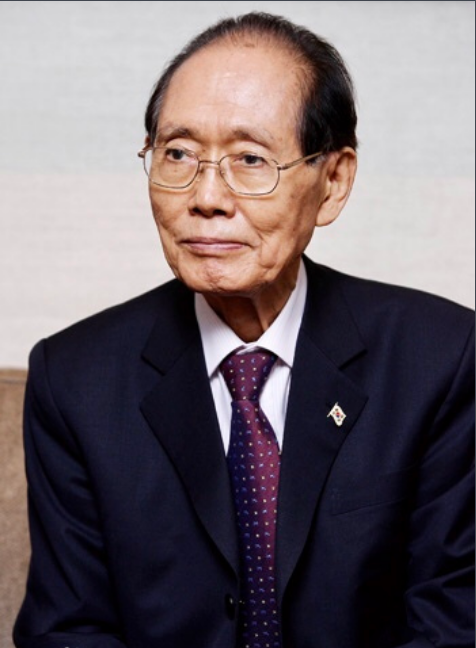 97年朝鲜二号人物黄长烨已经74岁,啥事让他不顾家小坚持叛逃韩国