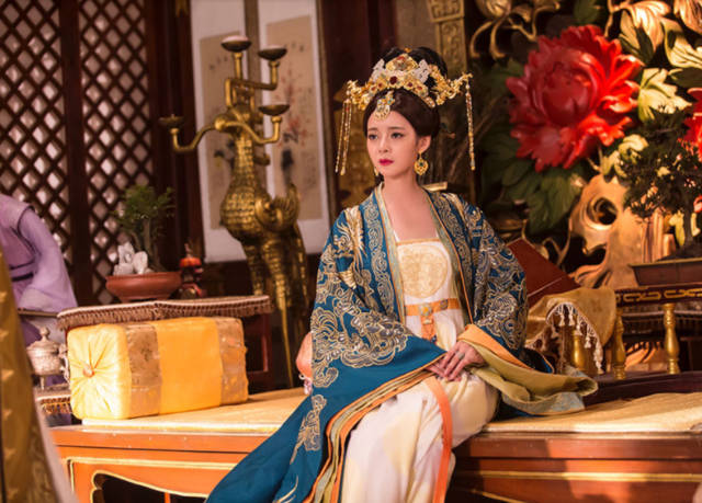 皇帝都不这么干!吴亦凡疑似"选妃"未成年,皇帝选妃程序一览