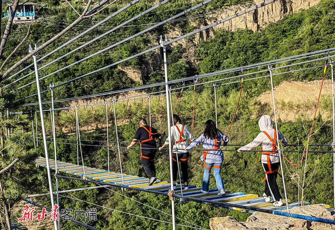平凉:初夏海寨沟宛如仙境