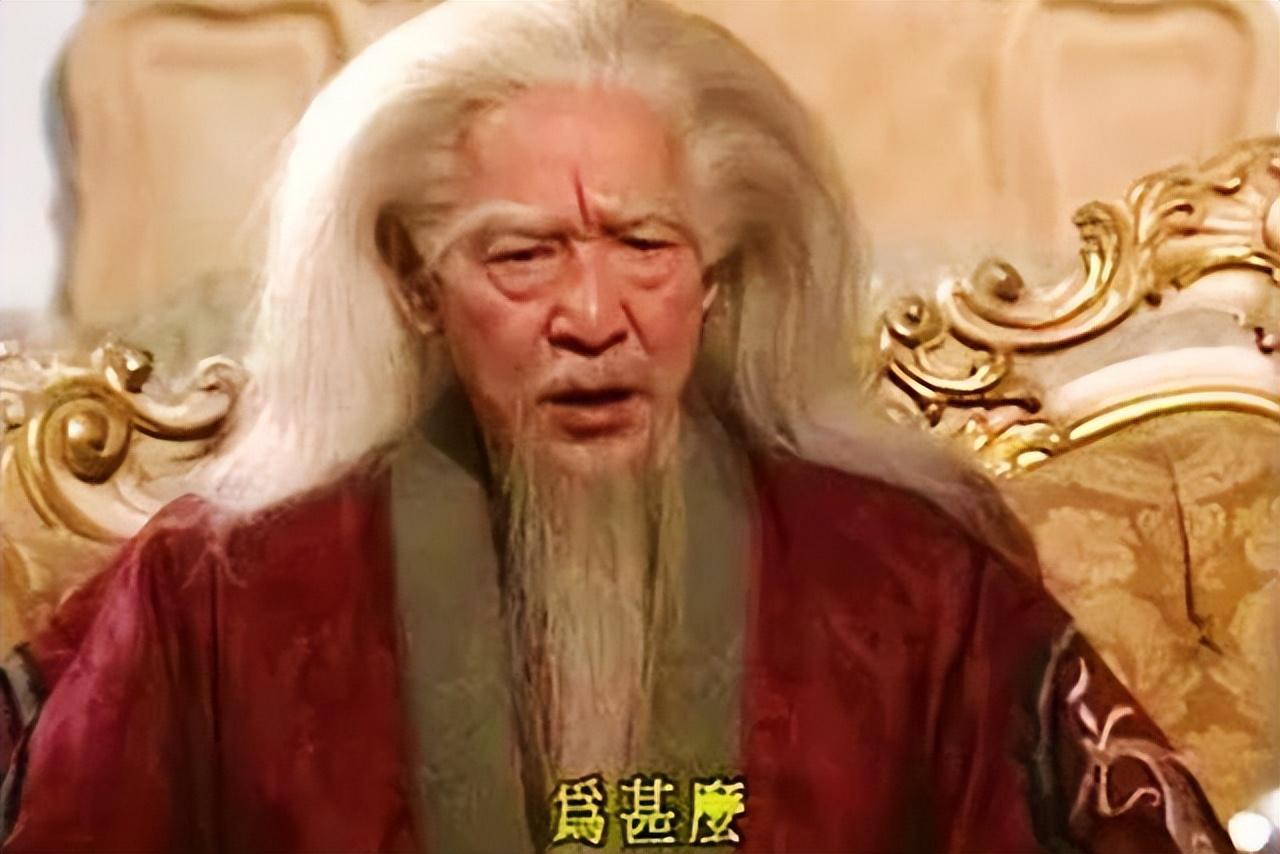 鹿鼎记中谁最能打?是独臂神尼,还是神龙教教主?