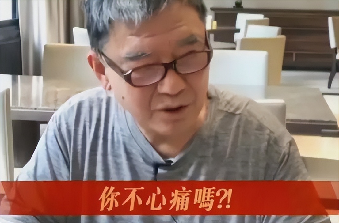 70岁李立群到台湾妹妹家蹭饭,爱国妹妹将其撵走,痛骂他是两面人