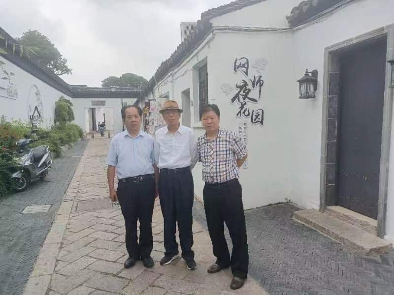 著名画家刘邦彩书画工作室在苏州市国华大厦隆重揭牌