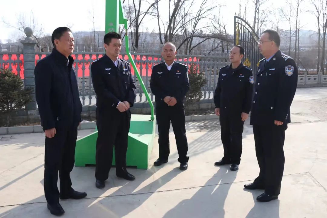 张承平督导检查积石山县公安局重点工作及 校园安全防范建设"四个100%