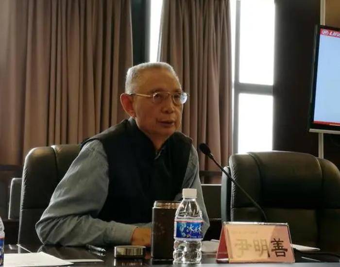 重庆首富尹明善:41岁出狱63岁成摩托大王,72成首富82岁公司破产