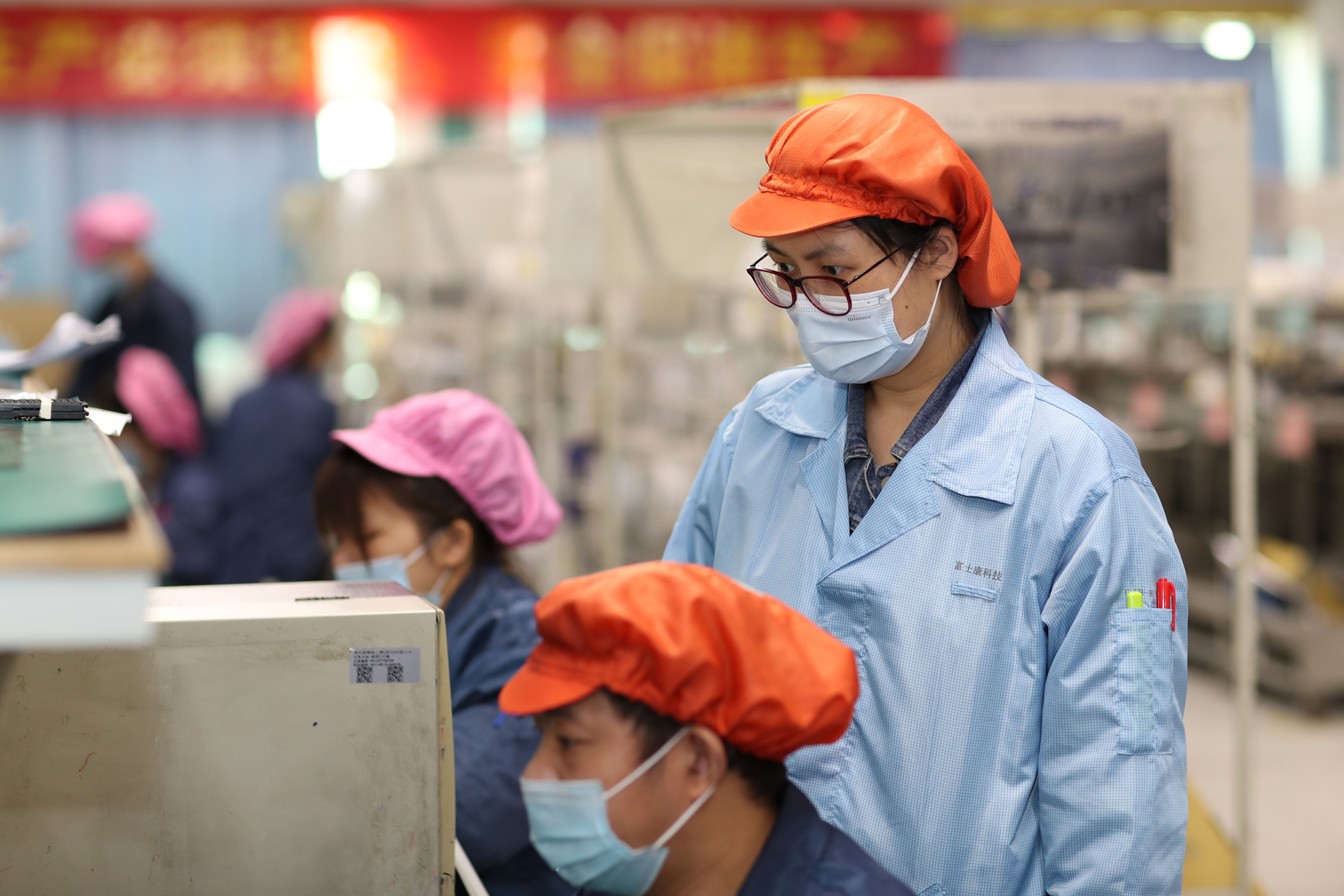 深圳打工妹的一天,见证富士康产线最真实的一面