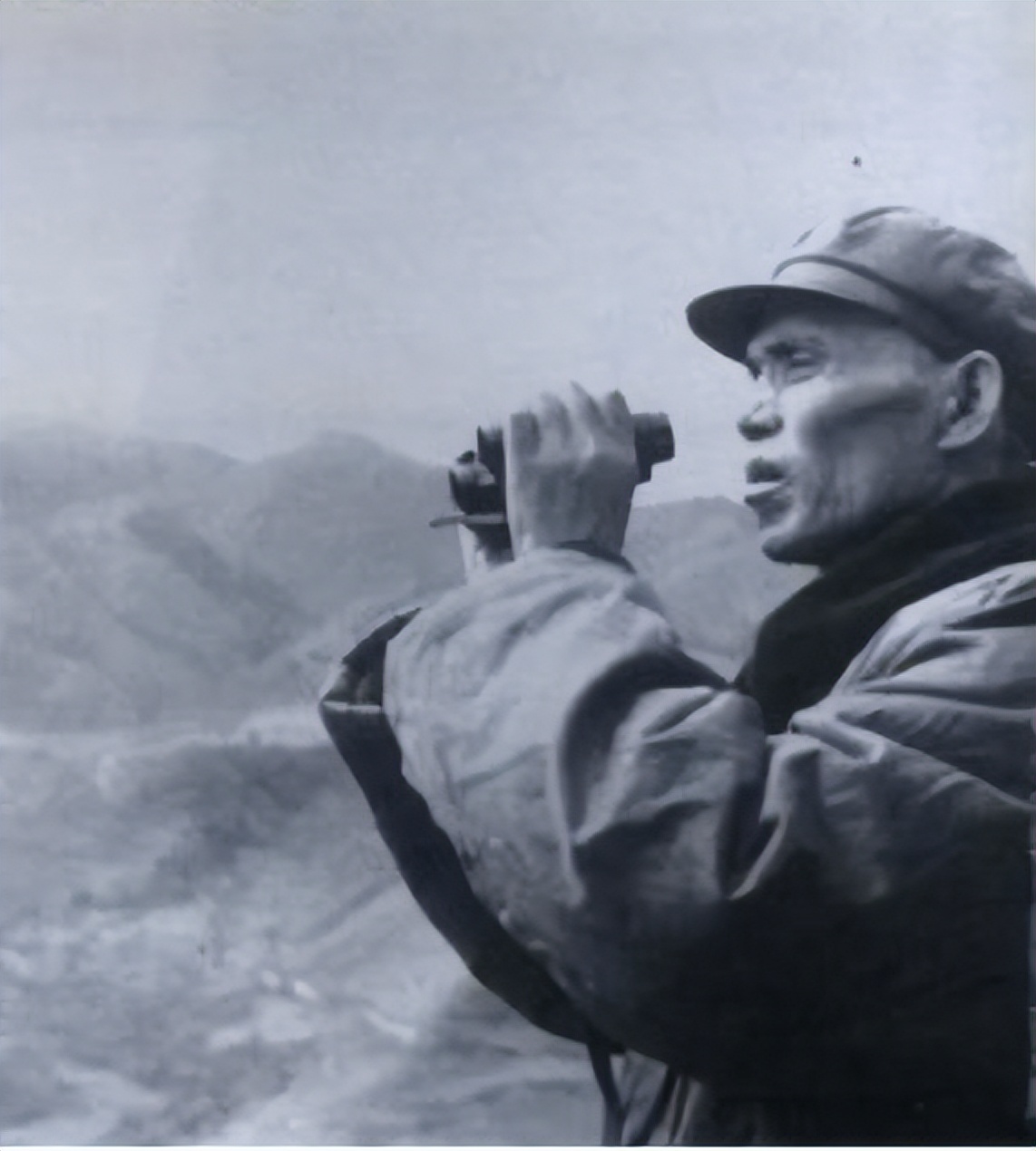 为何邓华遭批判并降职后,韦杰将军还敢公然去看望他?原因有两点