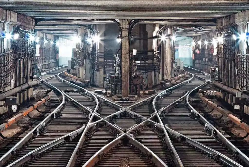 缩短30秒!自主化折返技术再破地铁运能瓶颈!