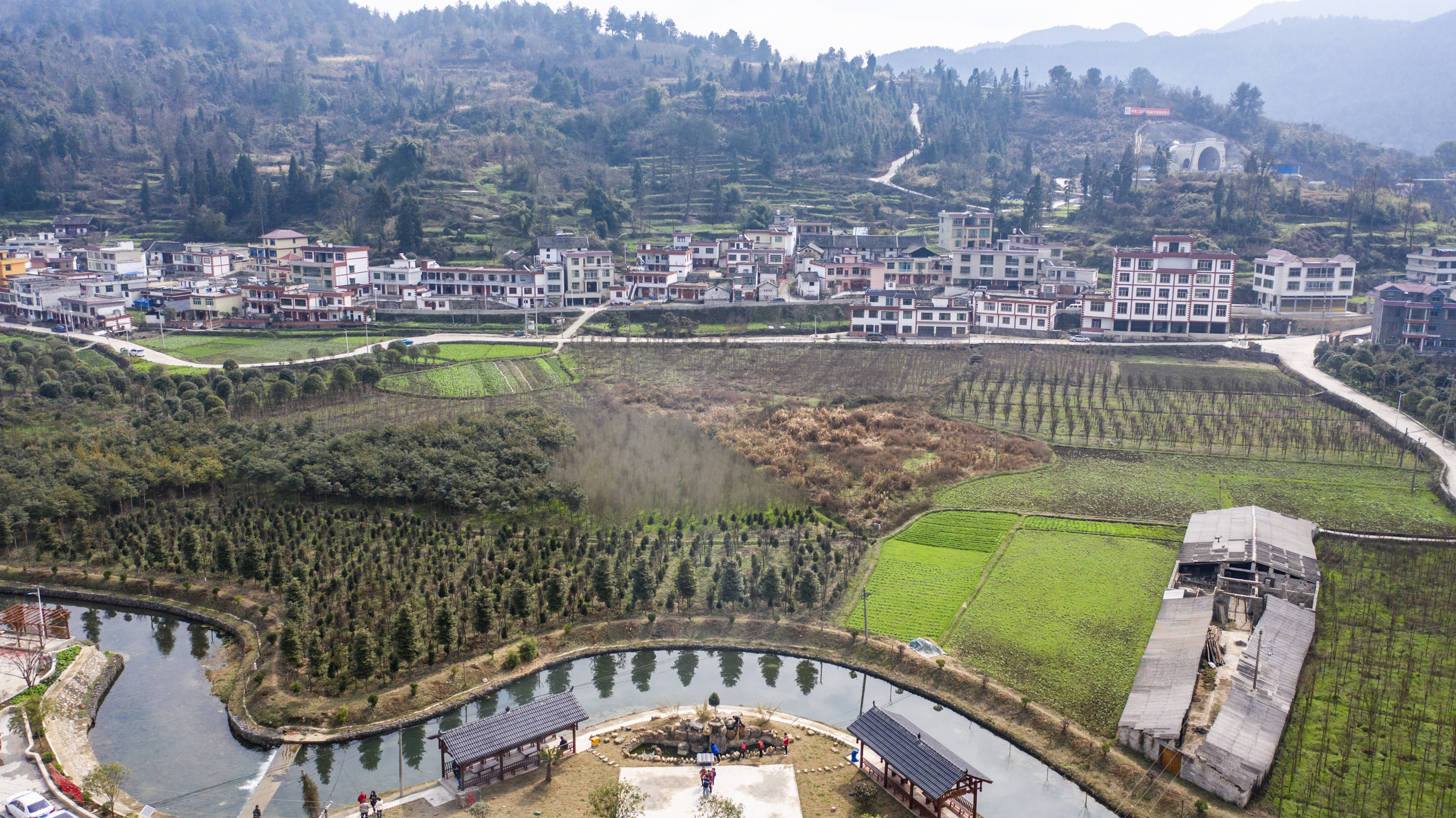 贵州龙里:山歌伴飞新气象