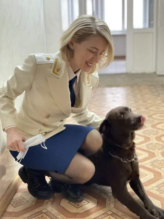 被誉为俄罗斯美女检察官——娜塔莉·波克隆斯卡娅