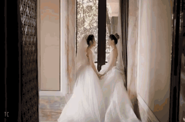 杨丽萍接班人水月举办同性婚礼,为爱勇敢,双方父母都表示支持