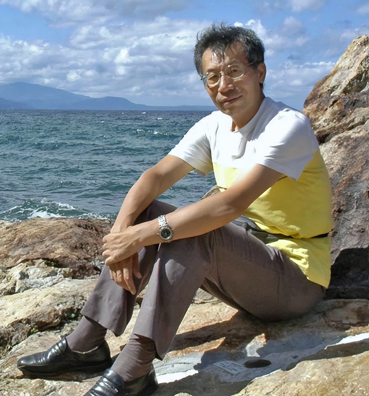 当代"汉奸"袁克勤:身为知名教授,打着交流的旗号回国收集情报