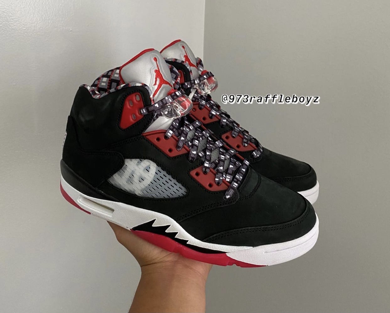 超限量54双亲友限定!全新 aj5"quai 54"实物图释出!