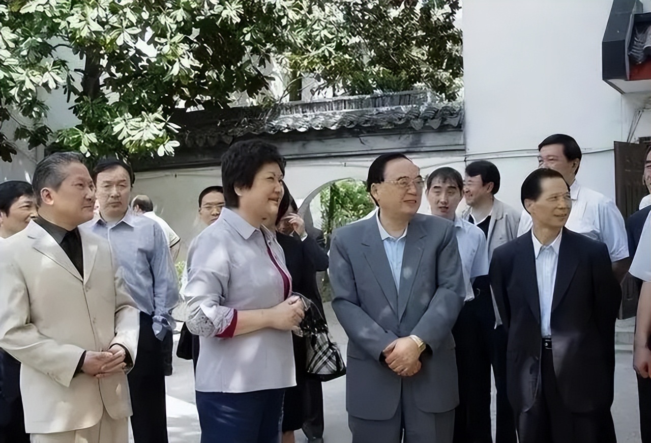 丁关根:56岁成为铁道部长,58岁官至副国级,59岁因事故引咎辞职