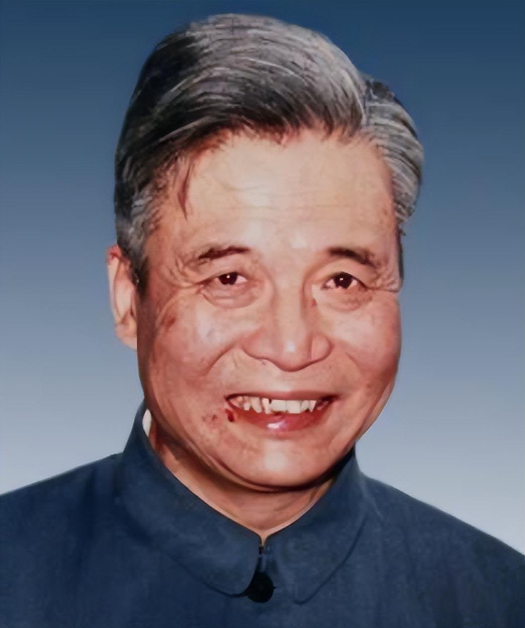 直到逝世才发现:邓稼先照片上嘴角有未擦干的血,一生都给了祖国