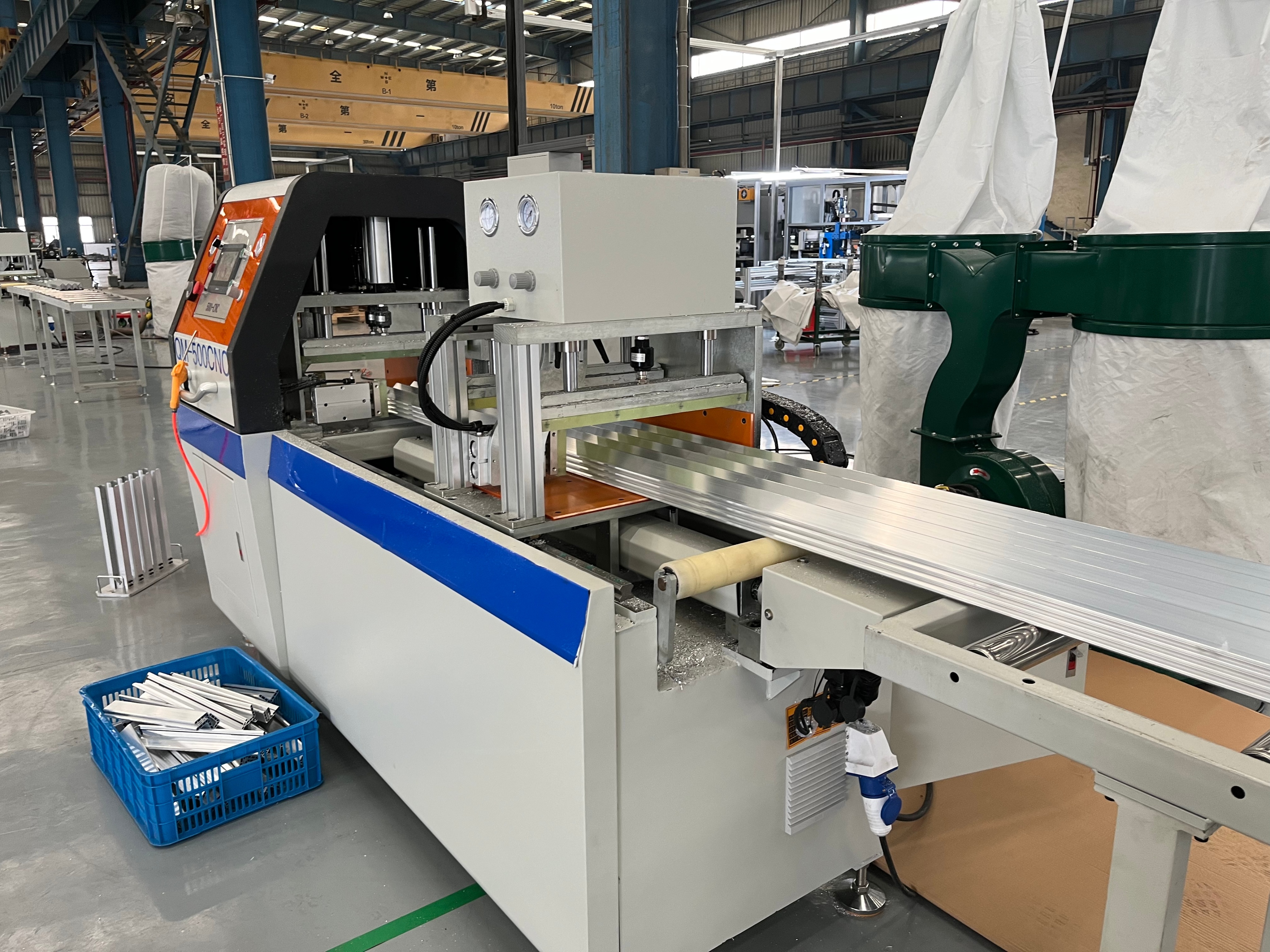 铝角码切割机精度不准从何下手?