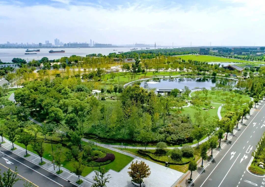 重塑南京城市山水格局——青龙绿带公园