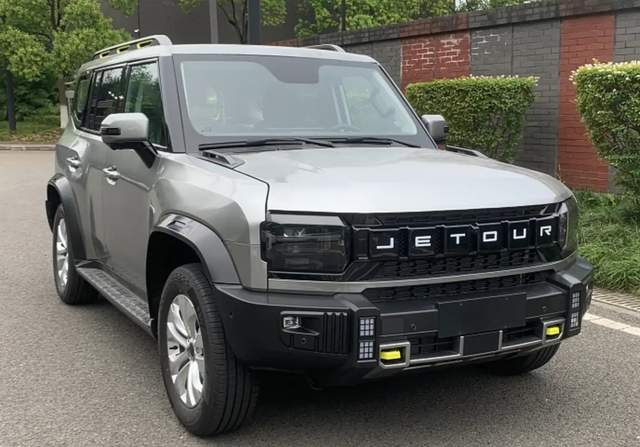 捷途旅行者实车曝光 科幻硬派越野风格 多种动力可选