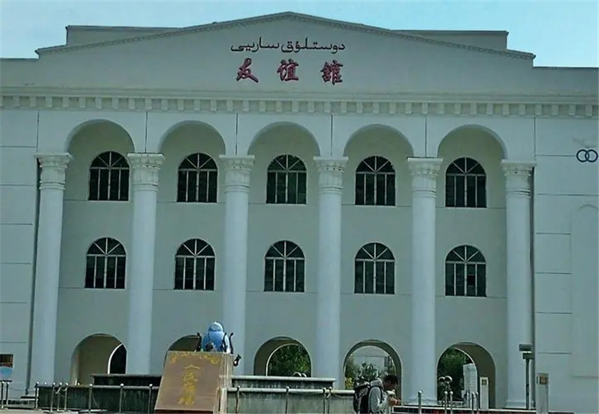 1994年克拉玛依大火,市领导嘱咐796名师生:不要动,让我们先走