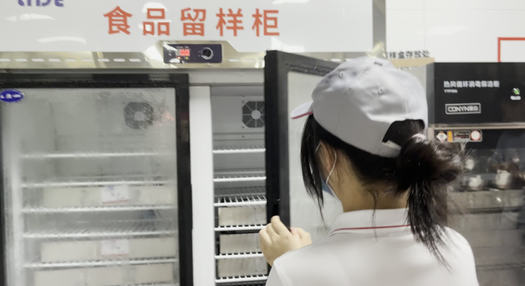 东贝智能留样冰箱:专人管控,实时预警,全面规范食品留样管理!