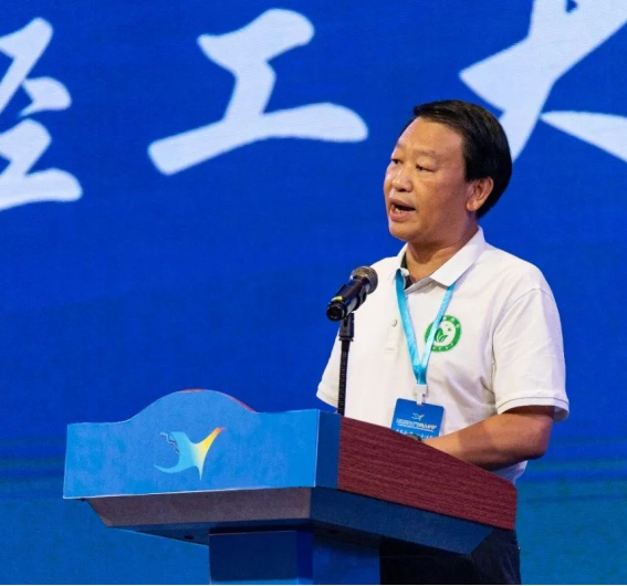 "国硒中心"主任程水源获"候鸟人才"突出贡献奖