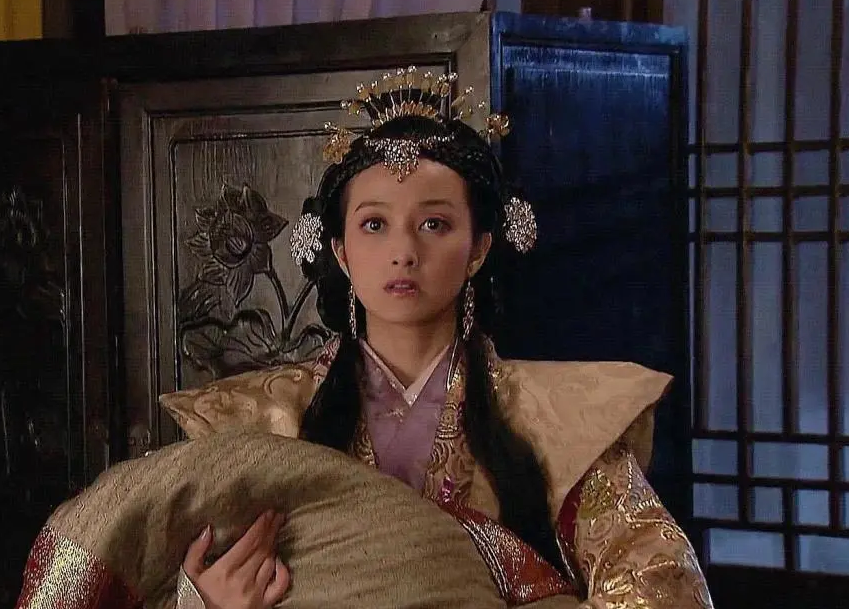 王艺曈与朱一龙