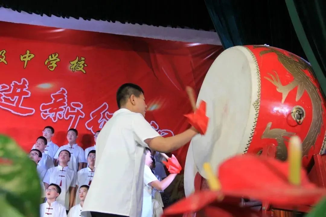忻州市北方中学初一年级举行歌咏比赛