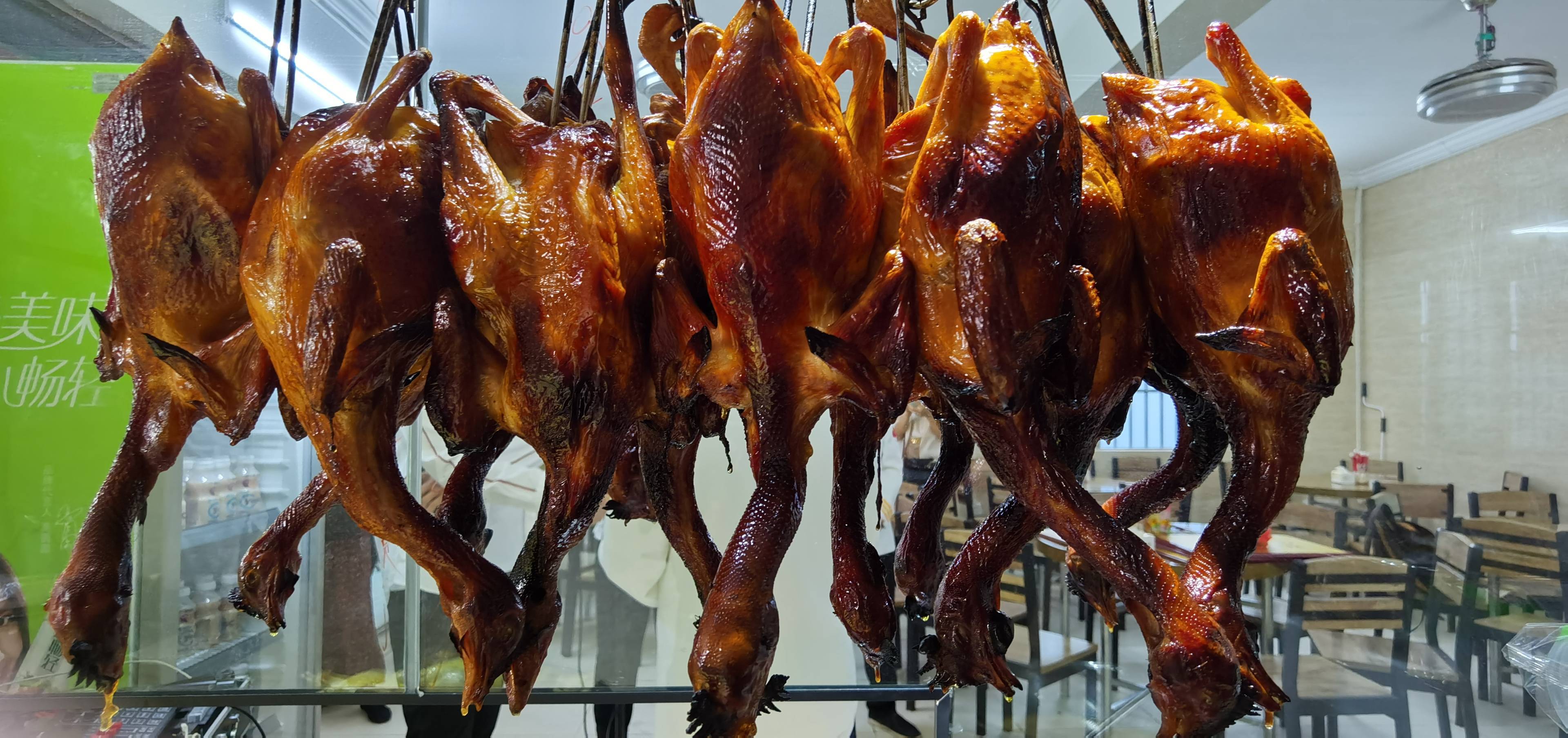 竹盐鸡香味飘向南宁大街小巷——"岭头凰"竹盐鸡新竹店隆重开业