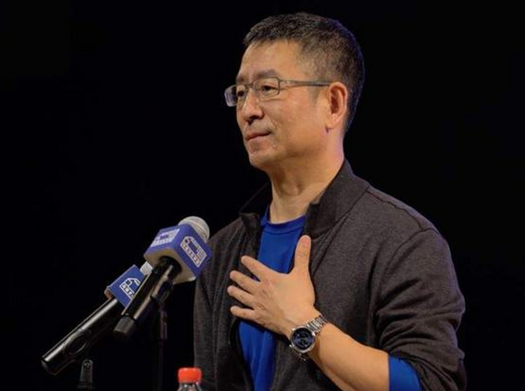 白岩松的独生子白清扬,在高三时就被保送到英国伦敦国王学院,大学选的