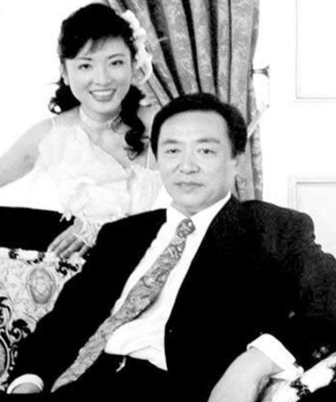 主持人周涛:与姚宏离婚后,转身再嫁富豪,直言对女儿心中有愧